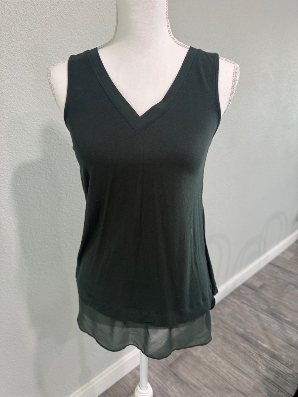 Trouve Black V-Neck Layered Hem Sleeveless Tank